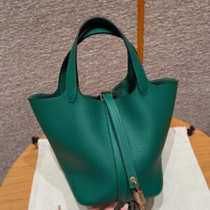 Hermes Togo leather green with gold hardware 18cm