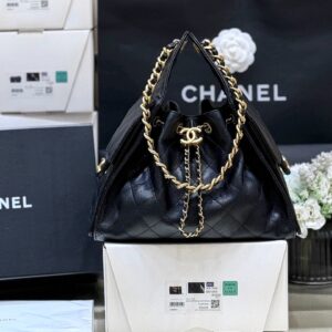 CHANEL 25 HANDBAG IN BLACK 30 GRAINED CALFSKIN GOLD HARDWARE