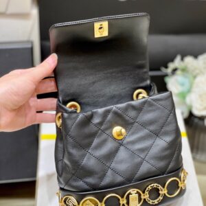 Balo Chanel Charm Hang Hieu Sieu Cap Mau Den 18x18x8cm 1.jpg