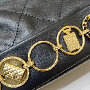 Balo Chanel Charm Hang Hieu Sieu Cap Mau Den 18x18x8cm 6.jpg