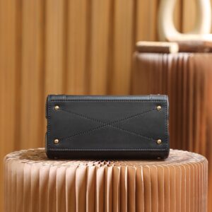 Tui Louis Vuitton LV Monogram Trianon PM Top Handle Bag Like Auth 21x18x11cm 6.jpg