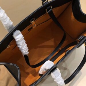 Tui Louis Vuitton LV On The Go PM Tote Bag Replica 11 Mau Den 35cm 2.jpg