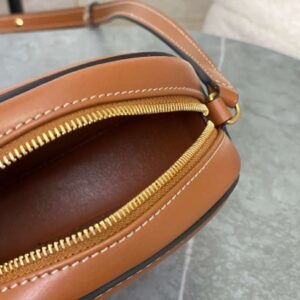 Tui Sieu Cap Celini Mini Bag Mau Nau Tay Da Mem 16x12 3.jpg
