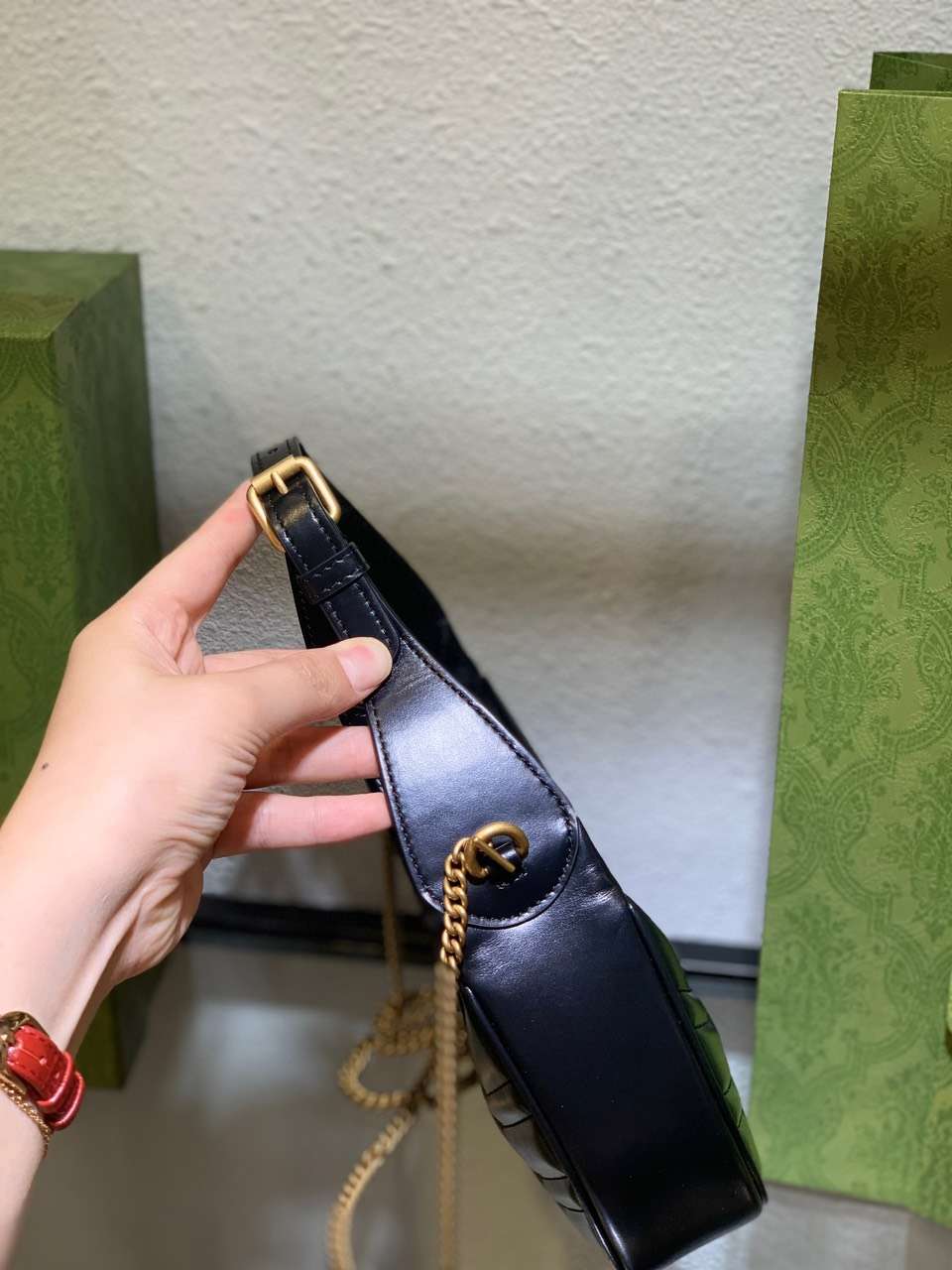 Tui Xach Cao Cap Gucci GG Marmont Half Moon Mau Den 24cm 5 1.jpg