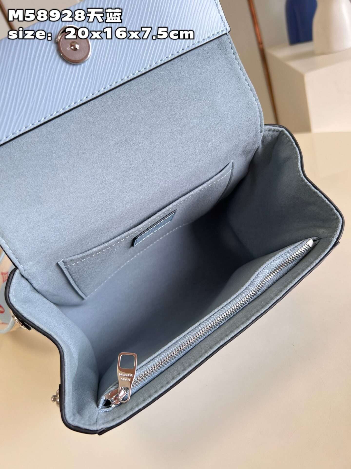 Tui Xach Cao Cap Louis Vuitton LV Clunny Nu Mau Xanh 20x16cm 4.jpg