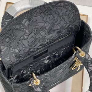 Tui Xach Dior Lady Hoa Tiet Ren Hoa Nu Mau Den Rep 11 Cao Cap 24cm 7.jpg