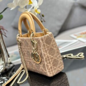 Tui Xach Dior Lady Mau Vang Sieu Cap Dinh Hat Cuom 17x15x7cm 2.jpg
