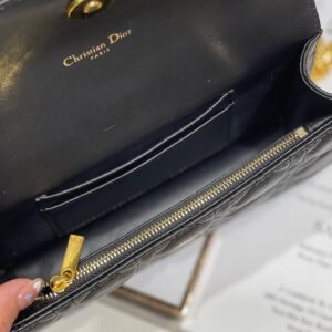 Tui Xach Hang Hieu Dior Woc Nu Mau Den Khoa Vang 20x11.5x3 1.jpg