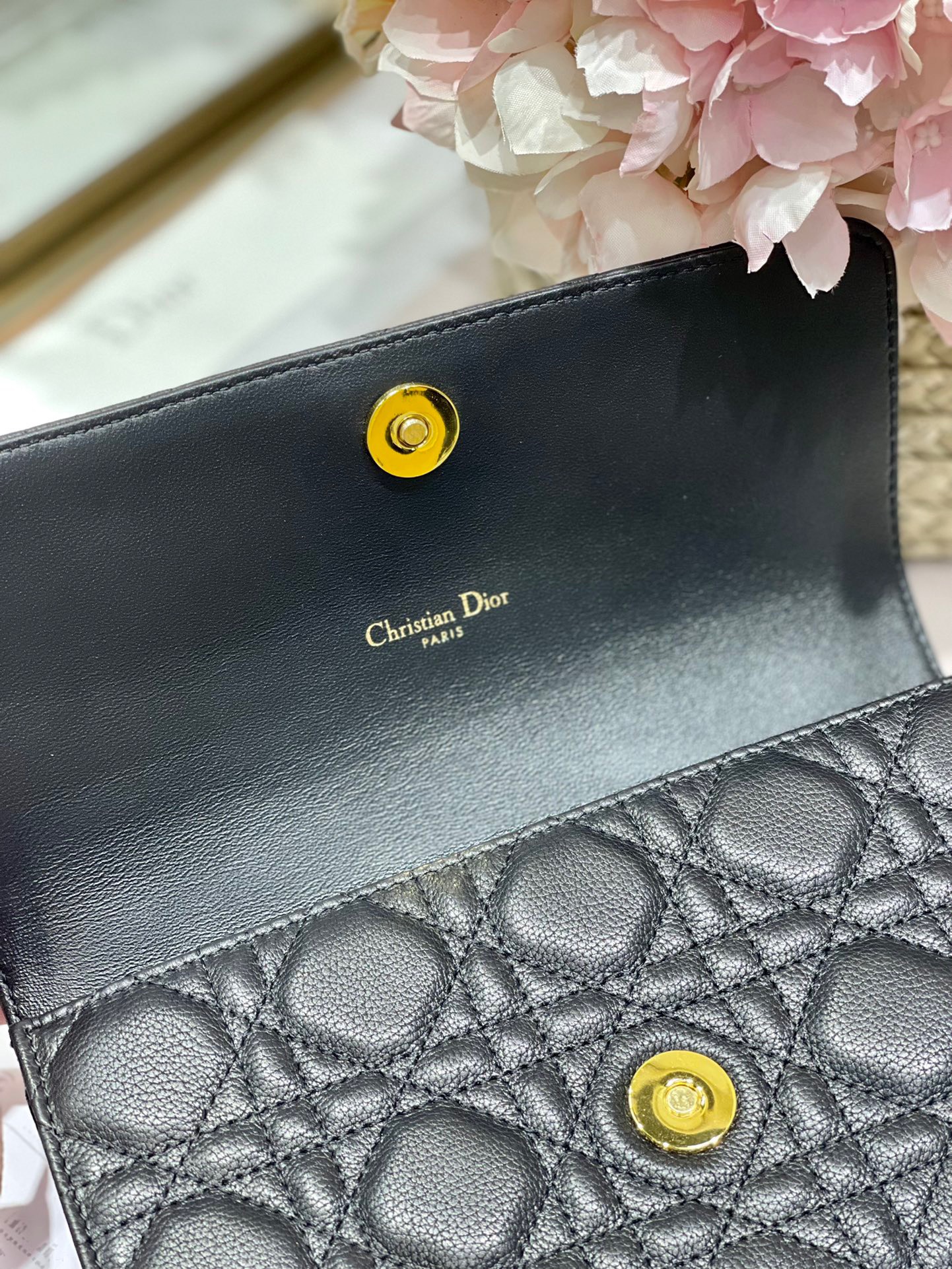 Tui Xach Hang Hieu Dior Woc Nu Mau Den Khoa Vang 20x11.5x3 9.jpg