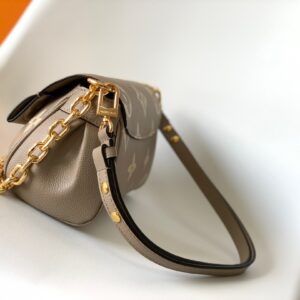 Tui Xach Louis Vuitton Favorite.jpg