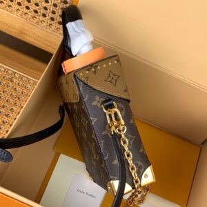 Tui Xach Louis Vuitton LV Camera Box Monogram Like Auth 12.5x17 2.jpg