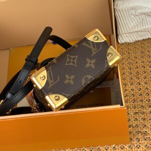 Tui Xach Louis Vuitton LV Camera Box Monogram Like Auth 12.5x17 3.jpg