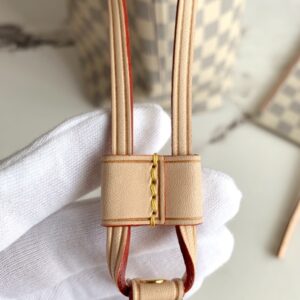 Tui Xach Louis Vuitton LV Neverfull Hoa Tiet Ke O Trang 7.jpg