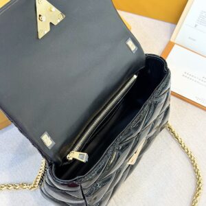 Tui Xach Louis Vuitton LV Twist Nu Mau Den Bong Like Auth 23cm 3 scaled 1.jpg