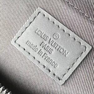 Tui Xach Nam Louis Vuitton LV Fastline Mau Den Sieu Cap.jpg