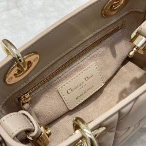 Tui Xach Nu Dior Lady Mau Be Da Min Sieu Cap 20x13x8cm 6 600x451 1.jpg