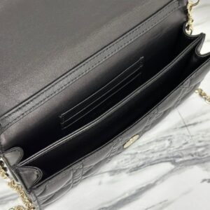 Tui Xach Nu Dior Woc Sieu Cap Mau Den Deo Cheo 6.jpg