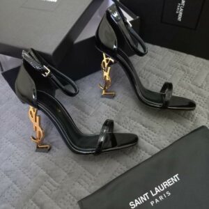 black heels  Saint Laurent Opyum model