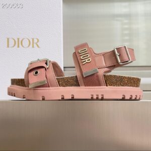 DiorAct model Sandal In pink