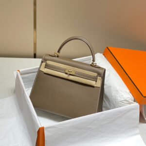 HN 25 bag in Etoupe Epsom leather with gold hardware