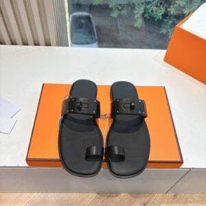 Hermes Women Black Leather Toe Loop Mules